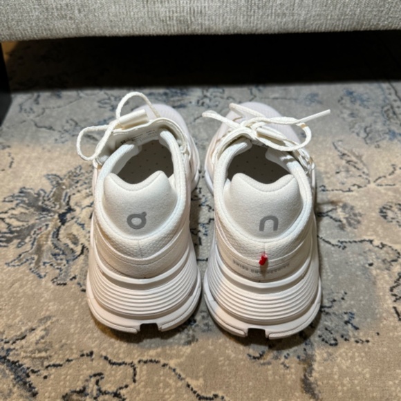 On Cloudnova Running Shoes White - Picture 7 of 11